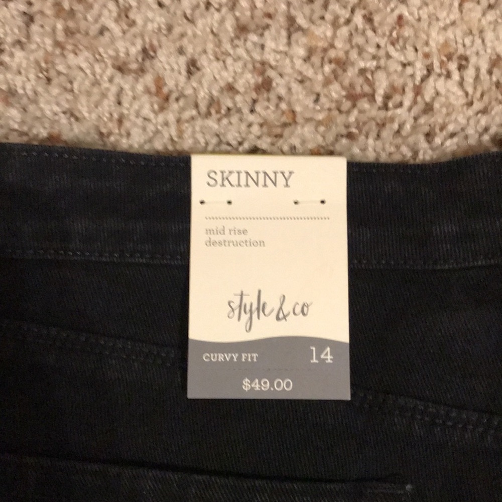 Style & Co - NWT - Distressed Curvy Skinny Leg - Picture 12 of 15
